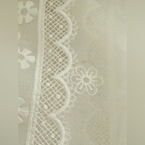 Sandro Shena Floral-Embroidered Crop Blouse in White Size 8 - Picture 10 of 10